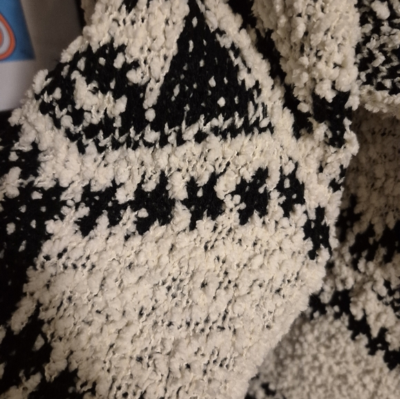 POL Boutique Cozy Black and White Patterned Cardigan Drapey Oversized S But OSFM - Picture 12 of 14